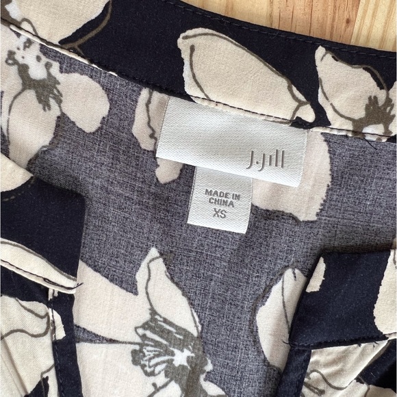 J.Jill blue dress with ivory flowers.  Super comfy. - Picture 3 of 5